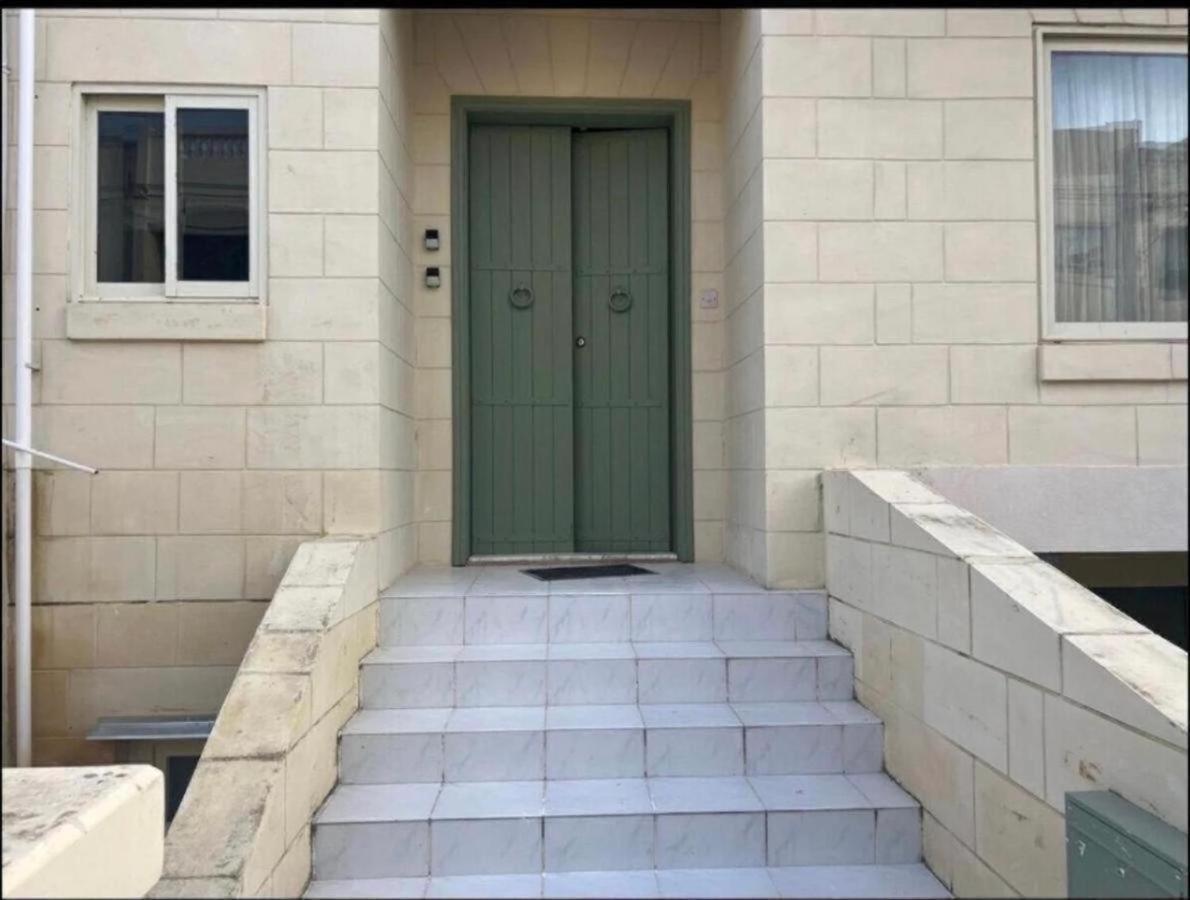 Pembroke St Julians Luxury, Comfort, Location מראה חיצוני תמונה